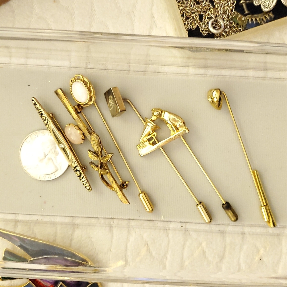 Lot of 4 vintage stick pins & 2  Brooch
